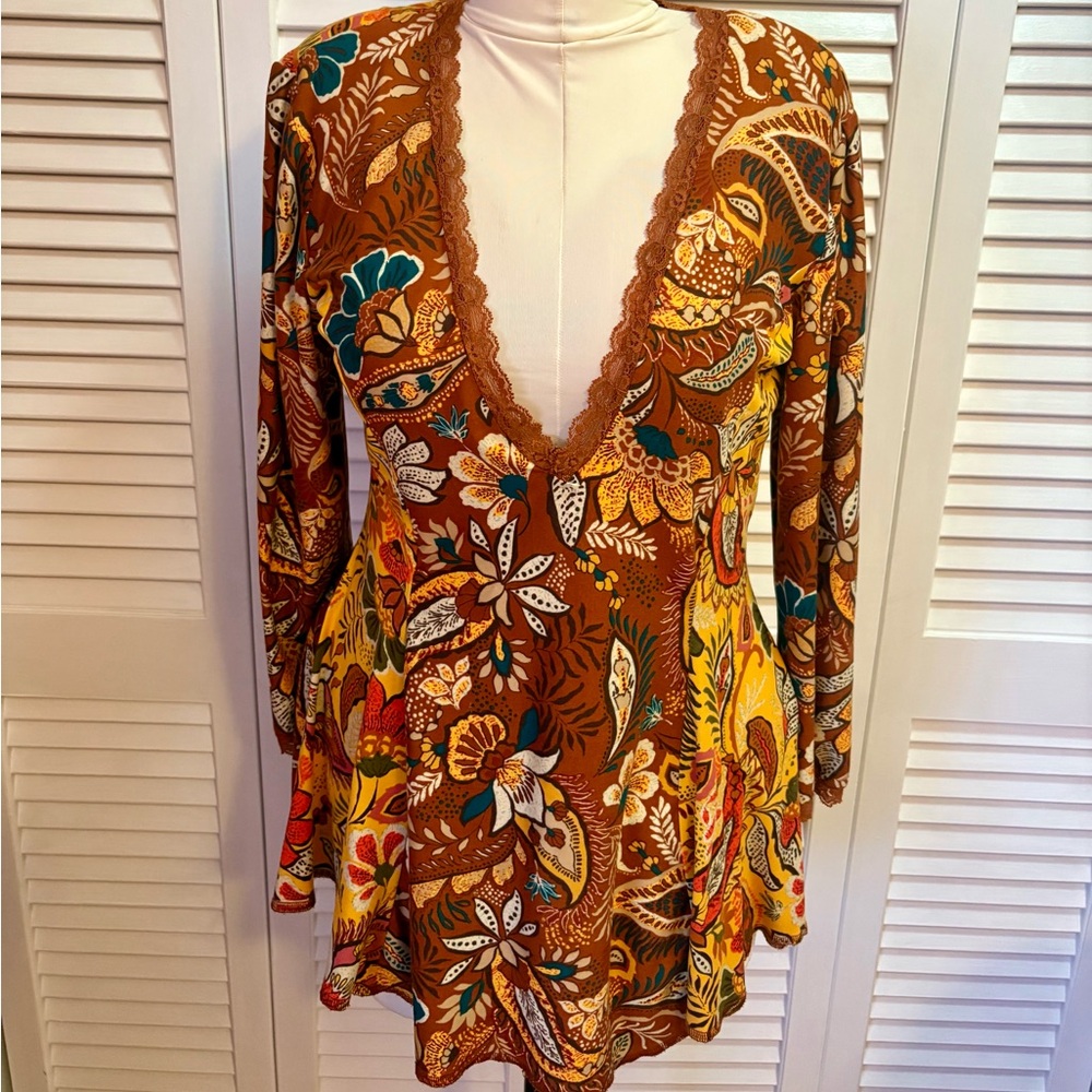 Floral V-Neck Stretch Tunic Top with Long Sleeves